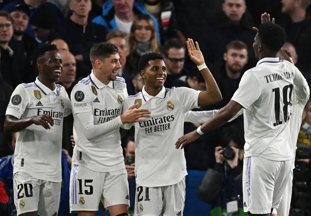 Vini, Valverde, Rodrygo e Touchámeni comemoram gol da classificação do Real