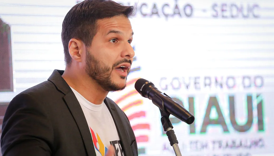 Washington Bandeira, Secretaria de Estado e Educação