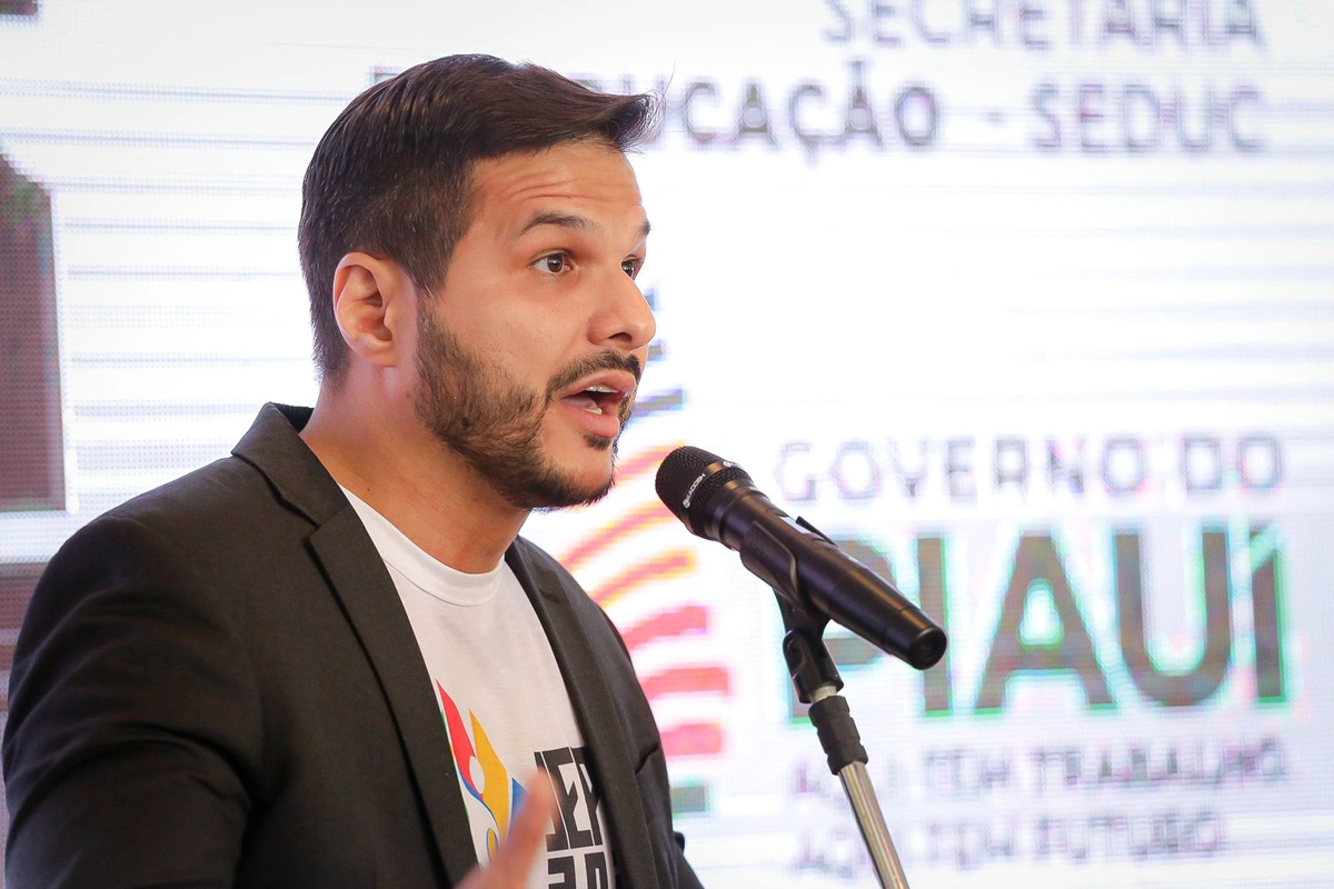 Washington Bandeira, Secretaria de Estado e Educação
