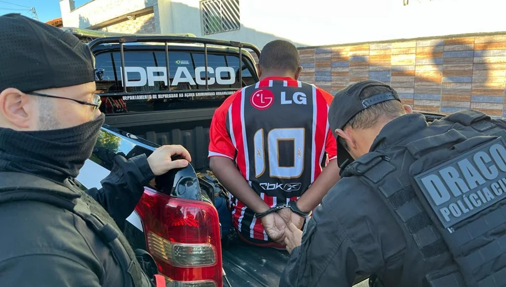 A ação foi desencadeada em desdobramento a investigações realizadas na Vila Santo Afonso no mês de abril