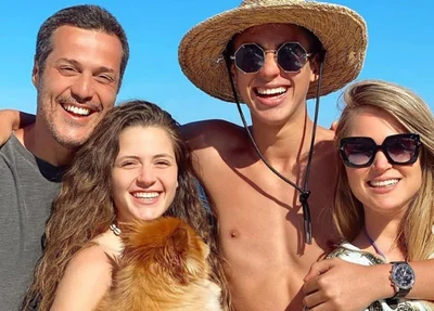 A atriz Susana Werner e goleiro Julio Cesar com a família
