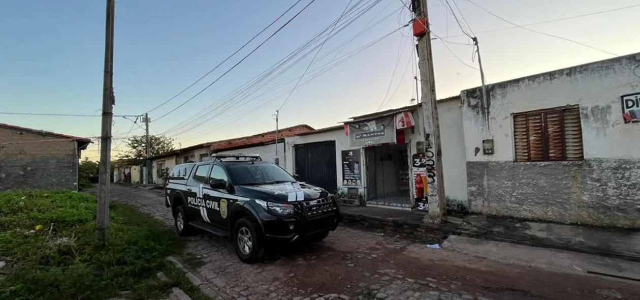 A investigação descobriu que o PCC alugava casas para traficar drogas