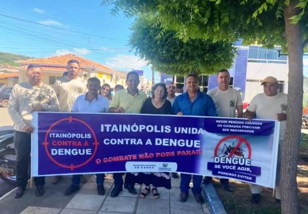 A mobilização teve por objetivo conscientizar a sociedade sobre os perigos trazidos pelo mosquito