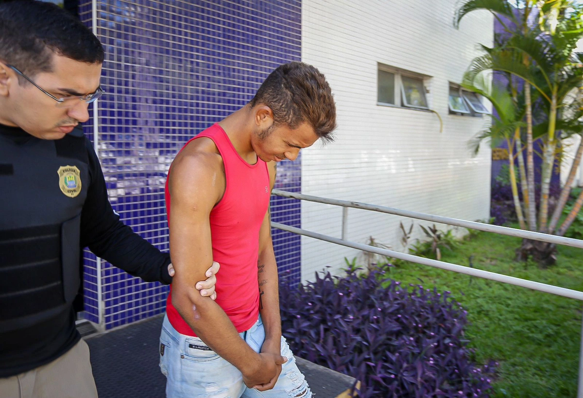 A Polícia Civil já identificou de dez a quinze vítimas do golpista Paulo Vitor