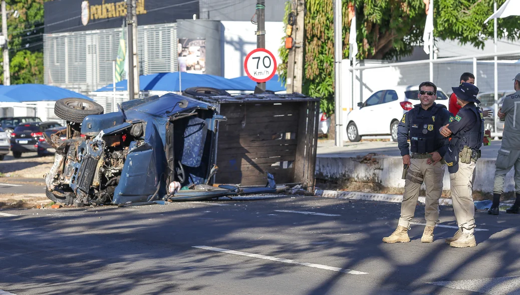 Acidente aconteceu próximo a polícia federal na João XXIII