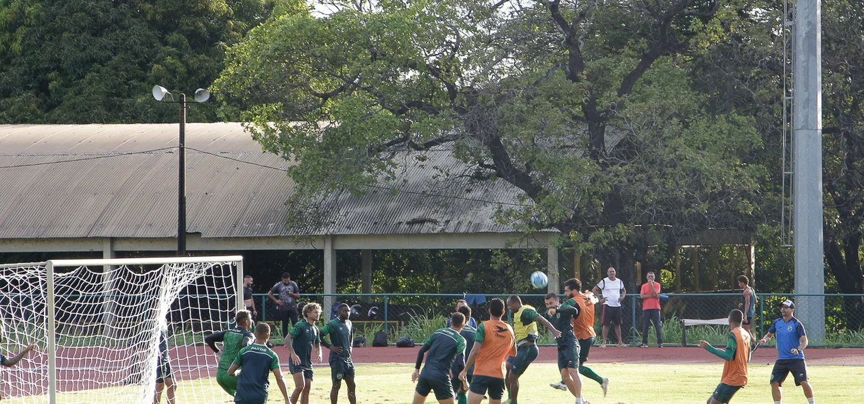 Altos realiza último treino em Teresina