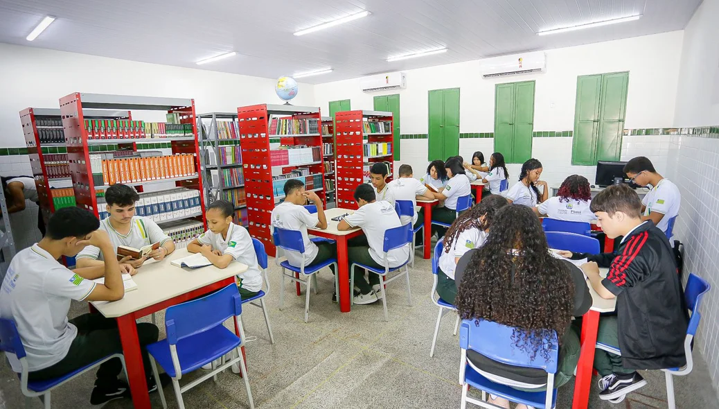 Alunos do Centro Estadual de Tempo Integral (Ceti) Prof. Pinheiro Machado