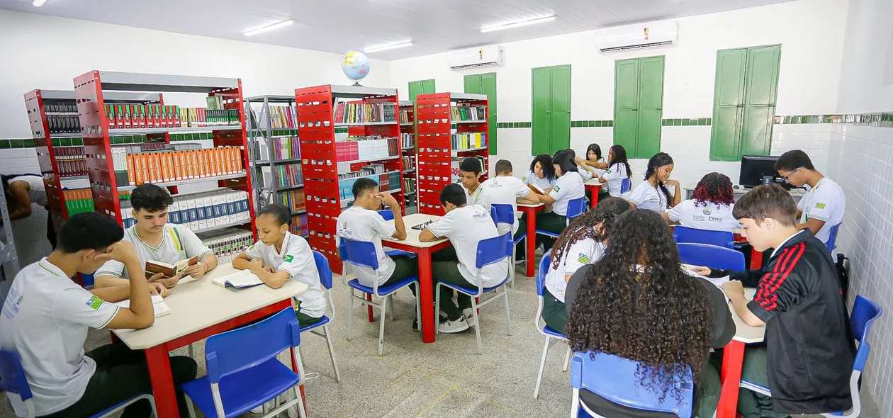 Alunos do Centro Estadual de Tempo Integral (Ceti) Prof. Pinheiro Machado