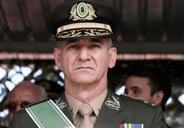 Amaro vai substituir o também general Gonçalves Dias, que renunciou ao cargo em 19 de abril