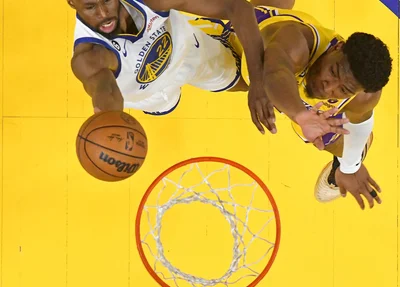 Andrew Wiggins coloca Rui Hacimura no pôster