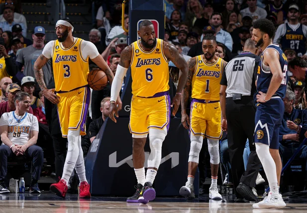 Anthony Davis, LeBron James, D'Angello Russell e Jamal Murray