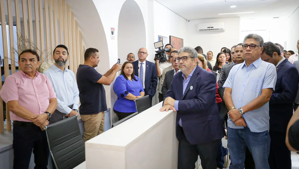 Autoridades presentes na solenidade