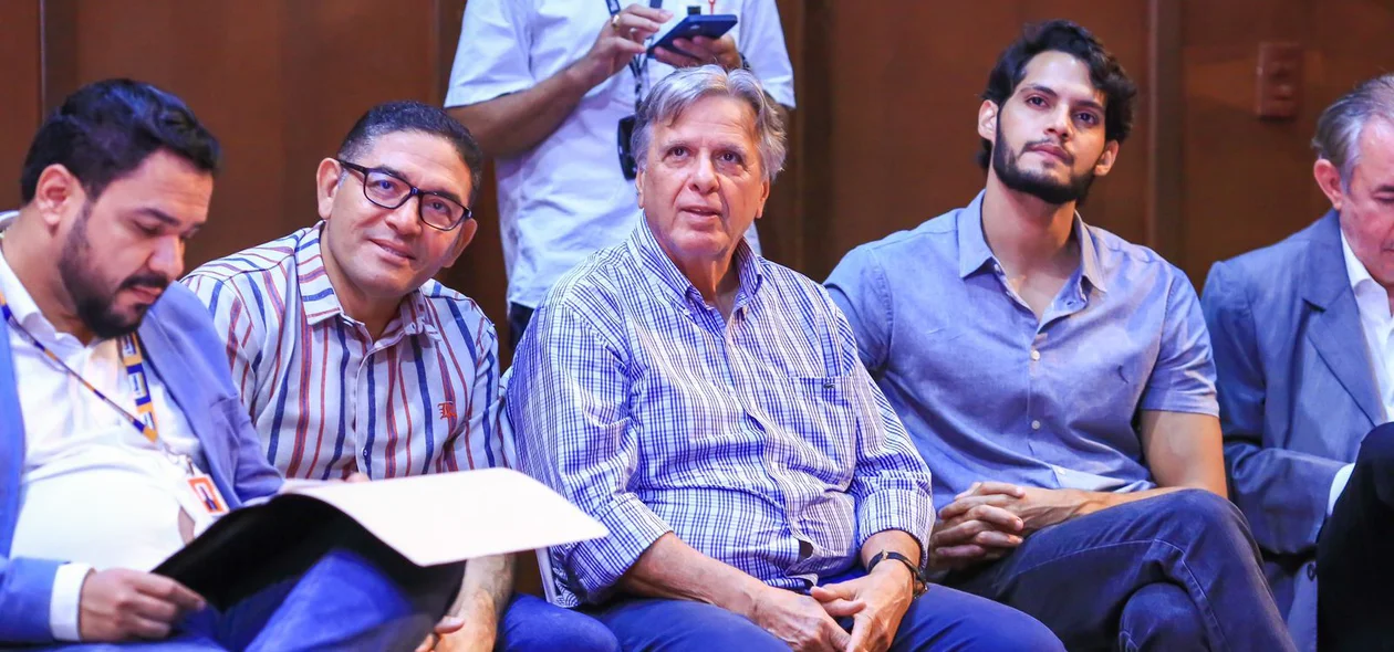 Autoridades presentes na solenidade