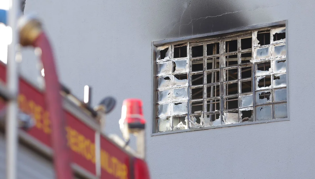 Bombeiros apagaram as chamas