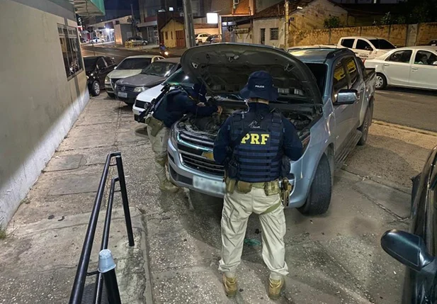 Carro roubado recuperado pela PRF no bairro Dirceu I em Teresina