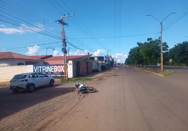 Colisão transversal entre uma motocicleta e um automóvel em Picos