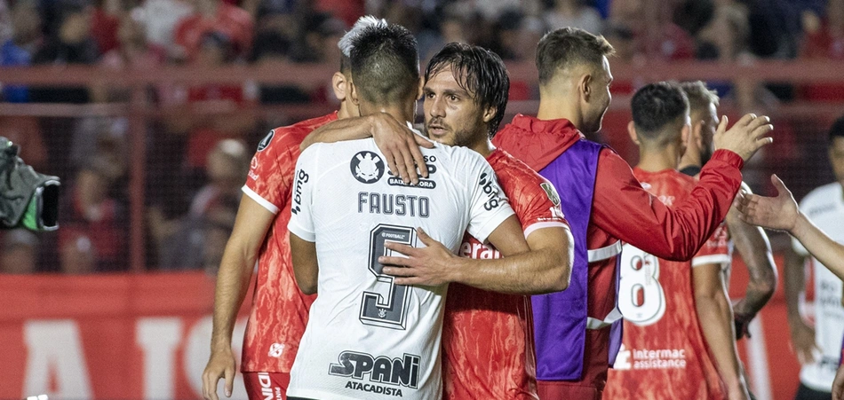 Corinthians e Argentinos Juniors empatam em 0 a 0 na Libertadores