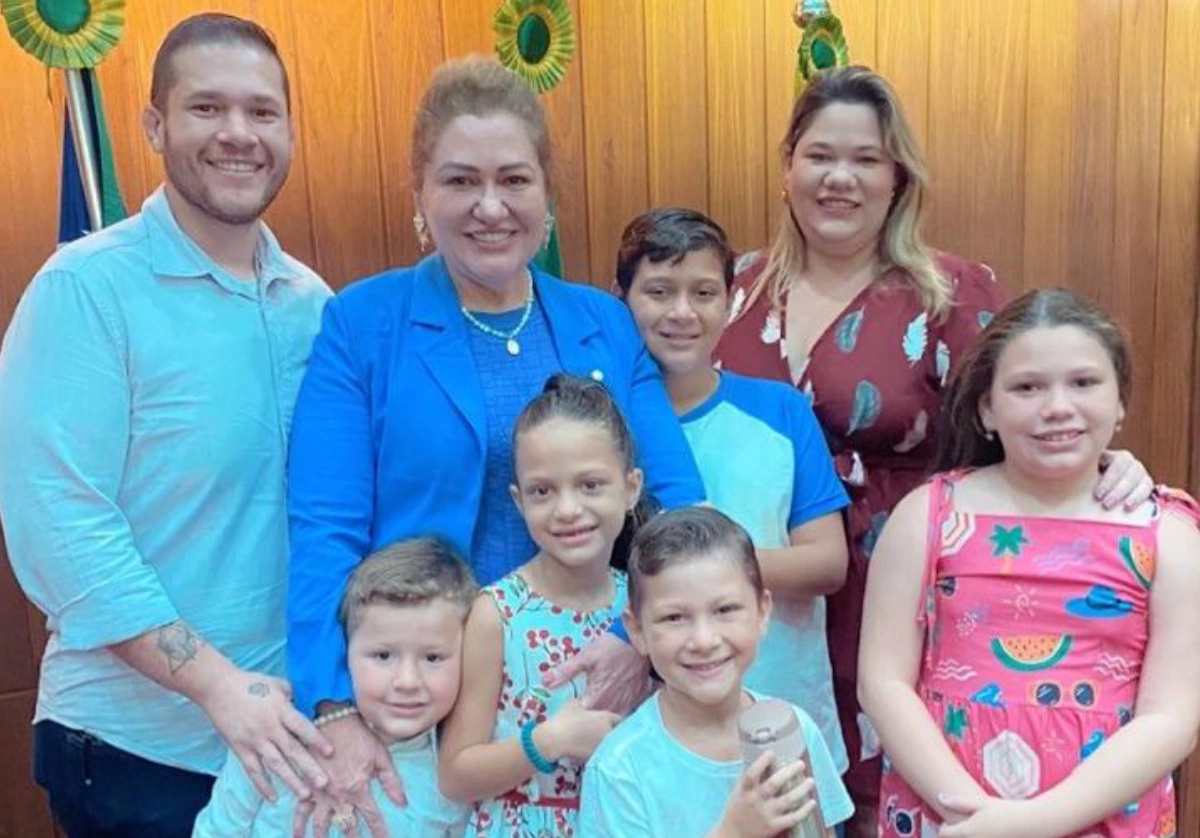 Deputada estadual Simone Pereira e sua família