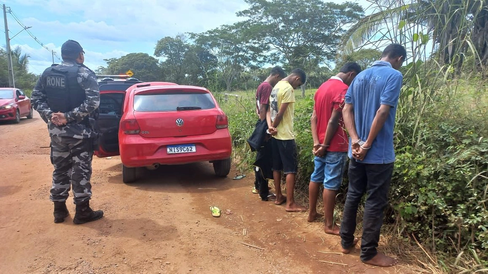 Entre os suspeitos estão dois menores de idade
