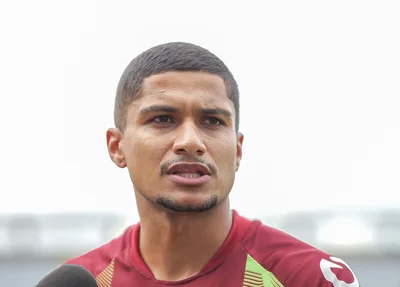Wesley Sena, volante do Fluminense-PI