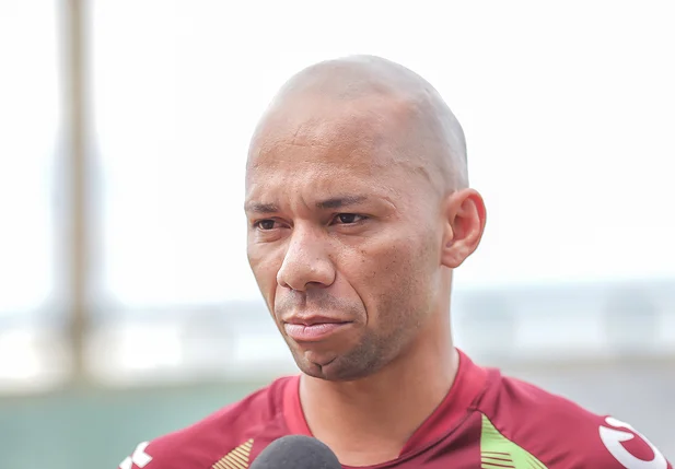 Paulinho, lateral-esquerdo do Fluminense-PI