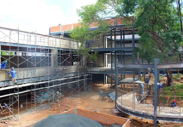 Escola Municipal 15 de Outubro em reconstrução