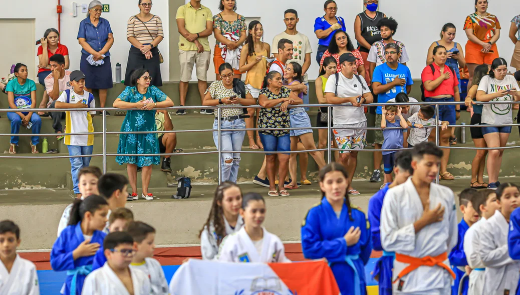 Familiares dos judocas na torcida