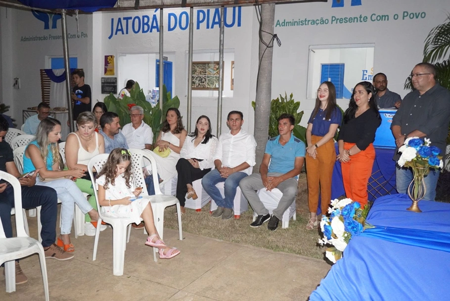Festa das Mães e do Trabalhador lota praça em Jatobá do Piauí