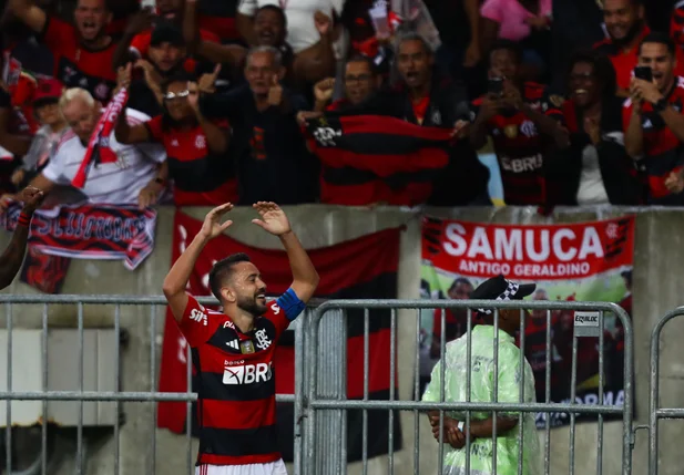 Flamengo vence o Goiás na Série A