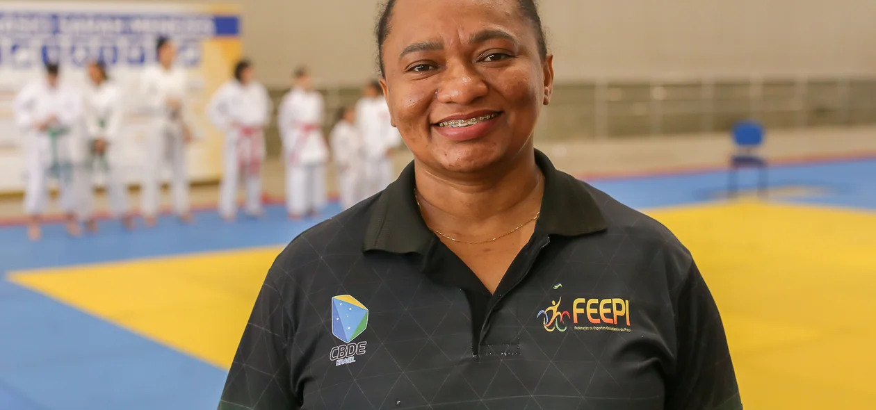 Flávia Soares