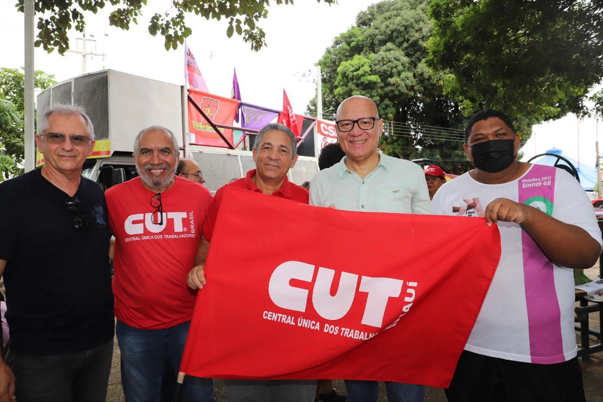 Franzé participa de ato da CUT