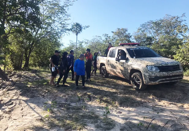 Grupo de remadores é resgatado em Esperantina