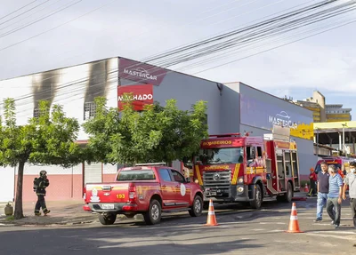 Incêndio em loja no bairro Tabuleta