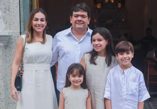 Isabel Fonteles e Rafael Fonteles em família