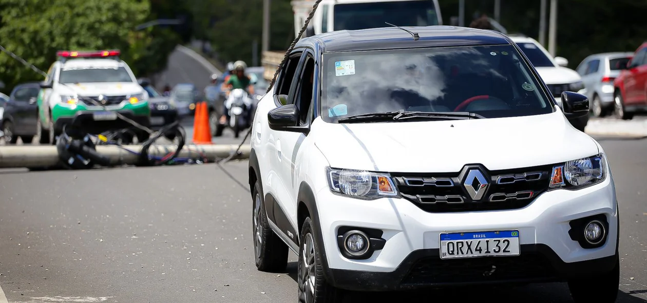 Kwid envolvido no acidente