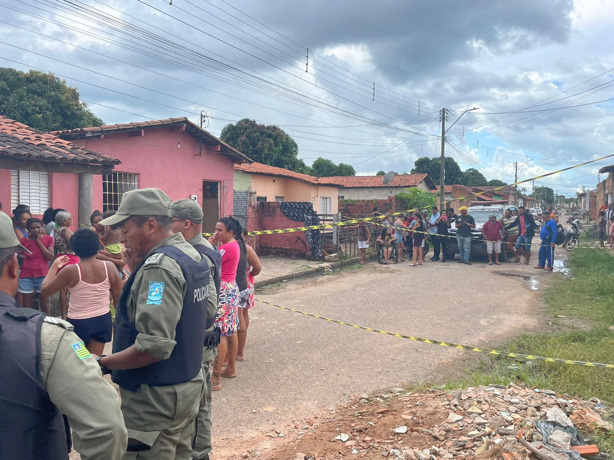 Local onde dois homens foram executados no bairro Parque Brasil