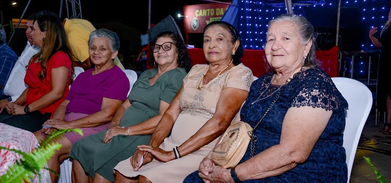 Mães comemorando