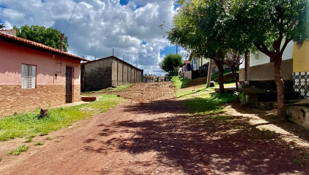 Mais ruas receberão pavimentação poliédrica