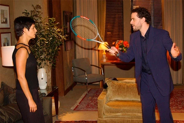 Marcos (Dan Stulbach) e Raquel (Helena Rinaldi)