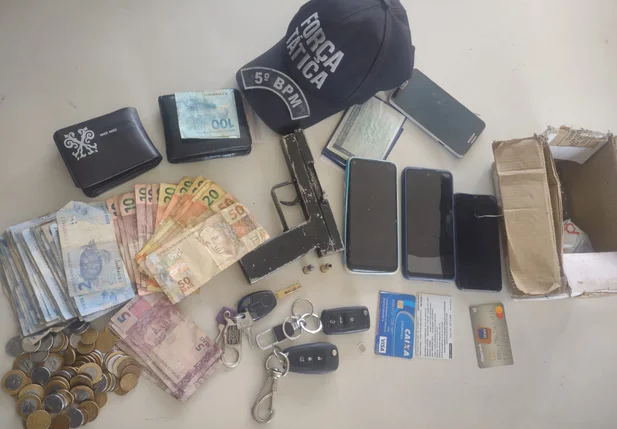 Material apreendido pela PM após perseguição na zona leste de Teresina