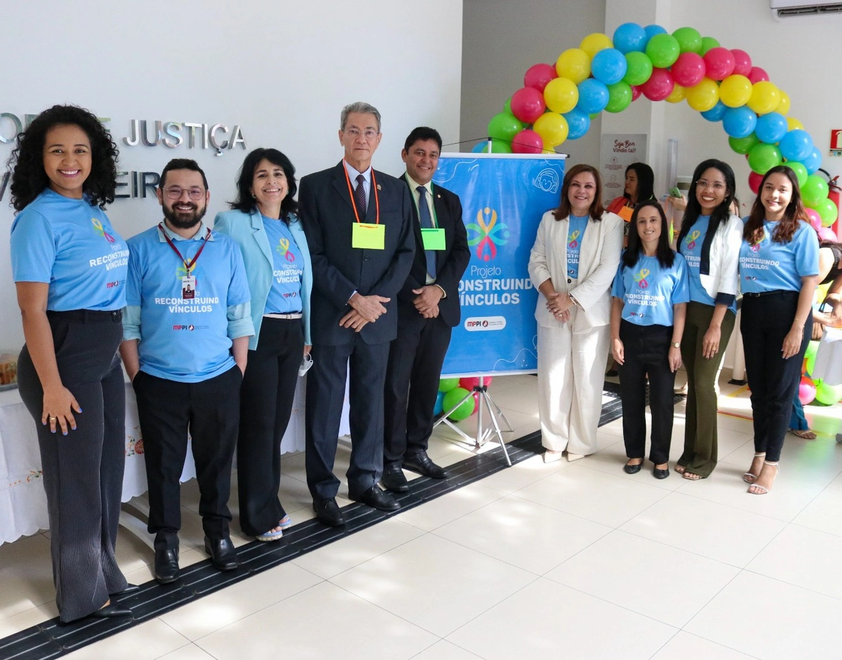 Membros do Ministério Público e do Nupar durante lançamento do Projeto "Restaurando Vínculos"