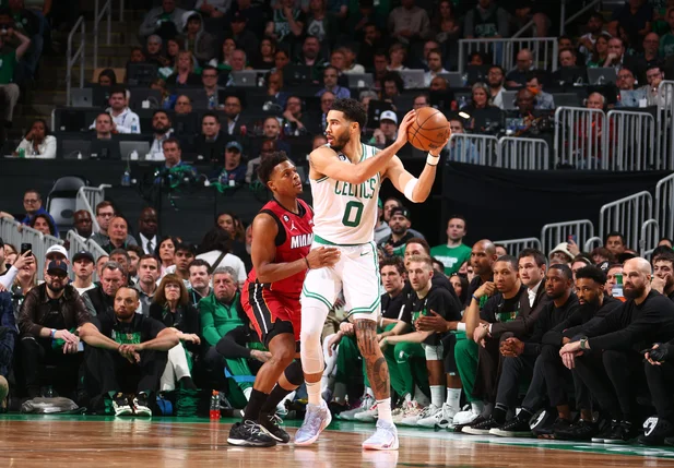 Miami Heat vence Boston Celtics de virada por 123 a 116