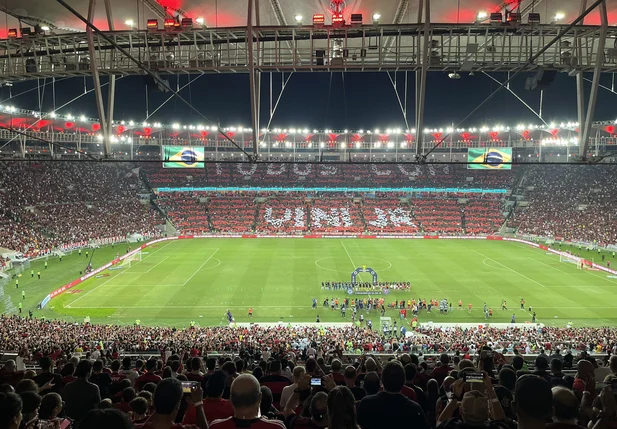 Mosaico em apoio a Vini Jr marcou o jogo