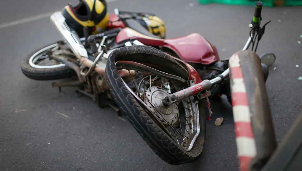 Motocicleta ficou destruída