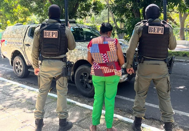 Mulher de 67 anos é presa por tráfico de drogas no Parque Alvorada