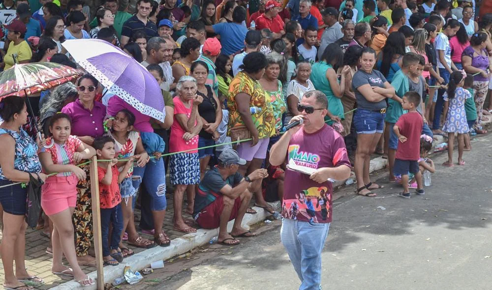 Multidão em Joaquim Pires na Festa do Trabalhador