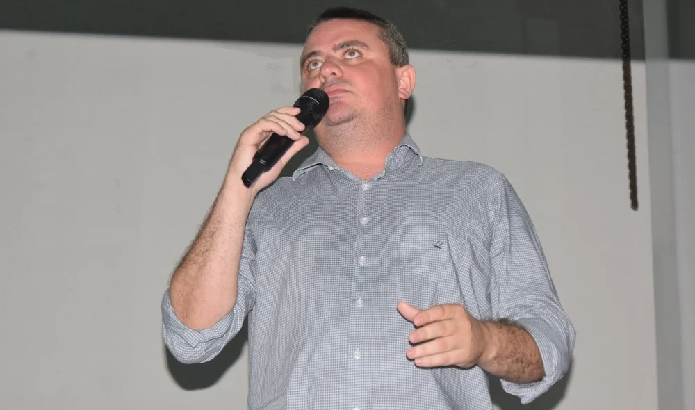 Nestor Elvas, prefeito de Bom Jesus