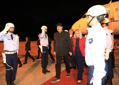 Nicolás Maduro desembarca em Brasília