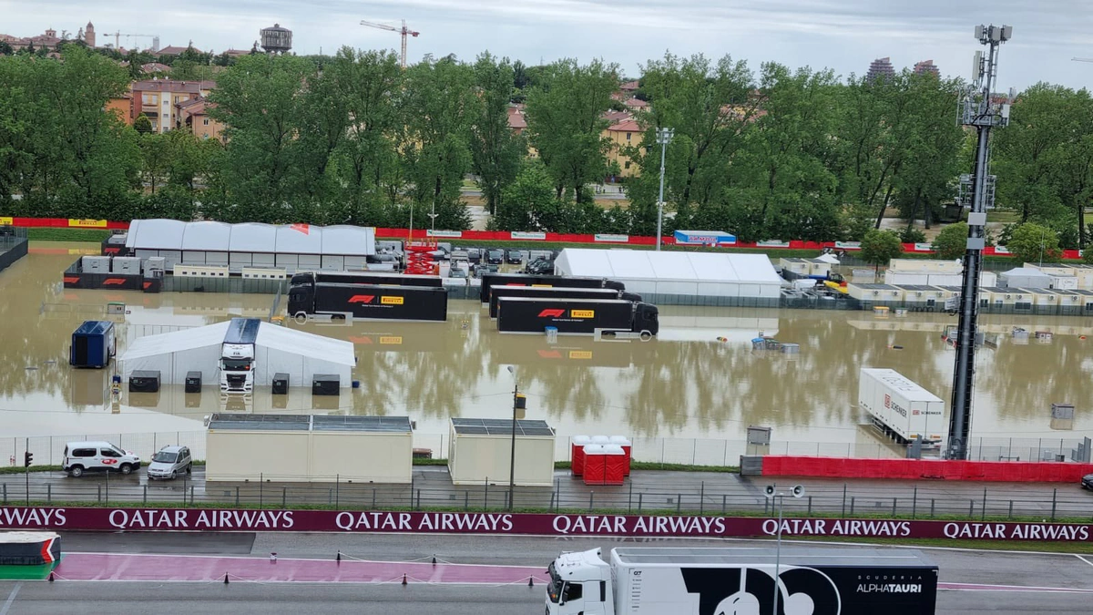 Paddock da F2 em Imola imundado após fortes chuvas na região