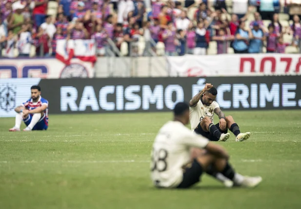 Partida entre Fortaleza e Vasco da Gama, na Arena Castelão, em Fortaleza